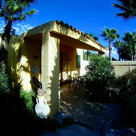 In Marsala, With Pool Access, Enclosed Garden And Wifi - 250 M Apartment