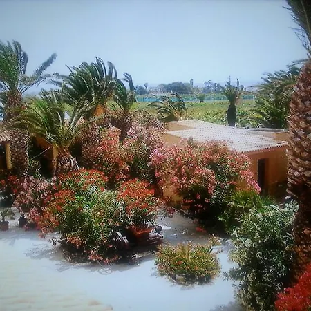 In Marsala, With Pool Access, Enclosed Garden And Wifi - 250 M